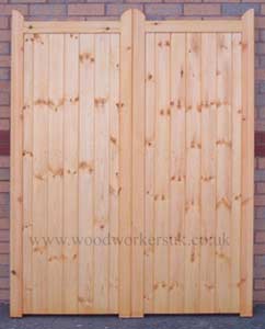 Denbigh flat topped softwood driveway gates
