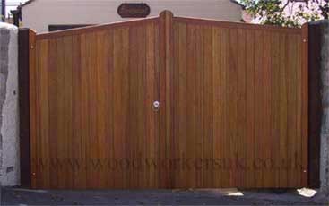 Colwyn wooden made to measure driveway gates - Gate Expectations