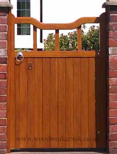Bala pedestrian gate in Oak