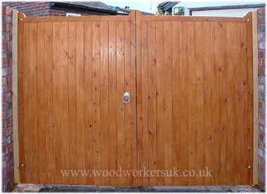 Denbigh flat topped wooden driveway gates - Gate Expectations