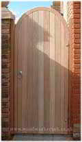Wooden pedestrian gates in hardwood and softwood