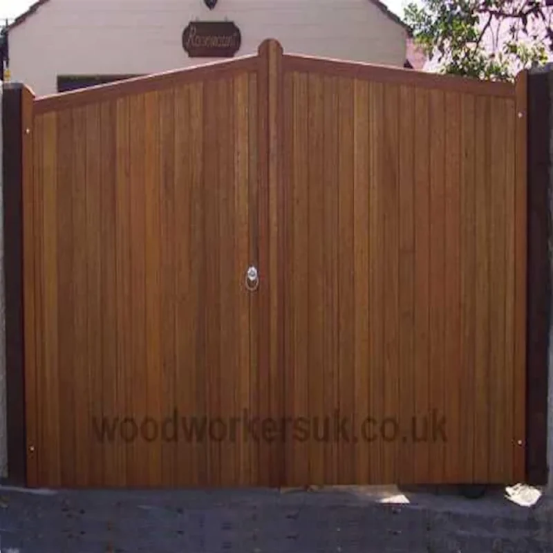 Colwyn driveway gates hardwood