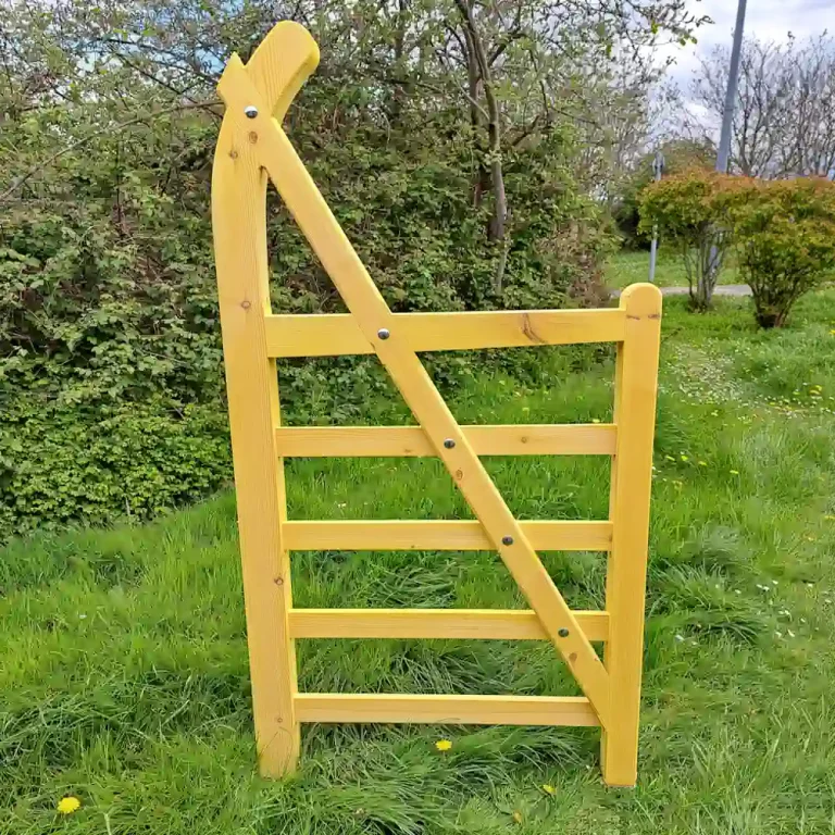 Estate gate single softwood crooked stile